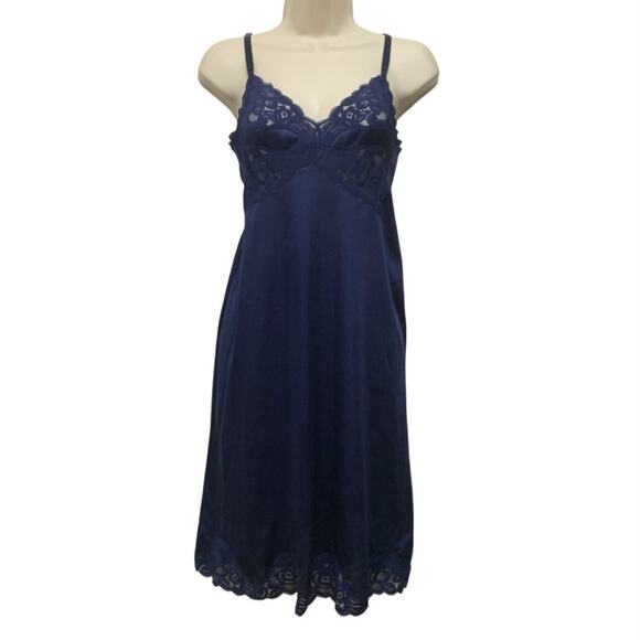 Vintage Vanity Fair Full Slip Sz 32 Navy Lace Trim Nylon Light 90s Sleepwear USA - Picture 1 of 7